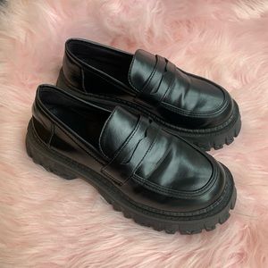 Chunky loafers